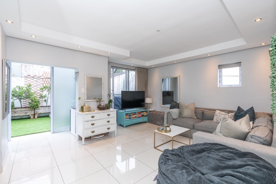 2 Bedroom Property for Sale in Green Point Western Cape